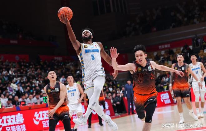 CBA淘汰賽成大屠殺：4戰3場一邊倒 北京20分大勝新疆贏瞭19分